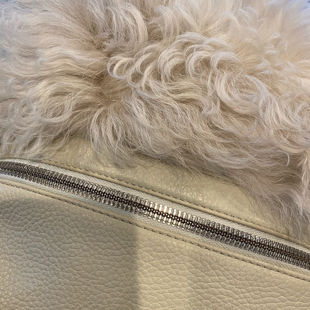 🔹KARA Shearling Small Backpack - Picture 8 of 8